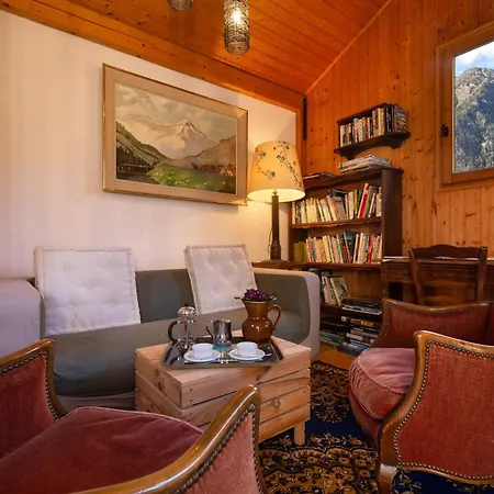 Chalet Du Glacier Cosy Alpine Style, Sleeps 4 - Happy Chamonix
