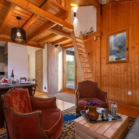 Chalet Du Glacier Cosy Alpine Style, Sleeps 4 - Happy