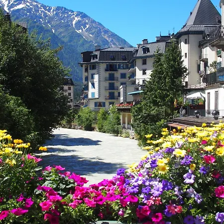 Chalet Du Glacier Cosy Alpine Style, Sleeps 4 - Happy Chamonix