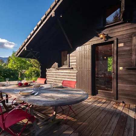 Chalet Du Glacier Cosy Alpine Style, Sleeps 4 - Happy